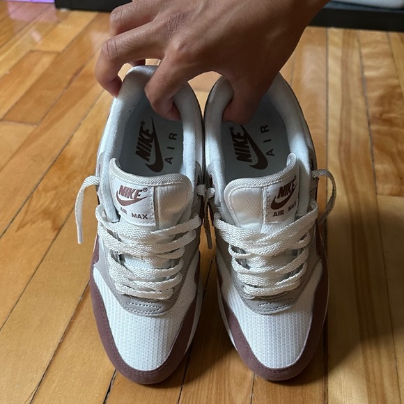White & Brownish purple Air Max 1 worn once and come with the box FOR SALE - Picture 6 of 7